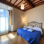 Daire La Fonte-with Balcony Close By Piazza Del Campo Siena