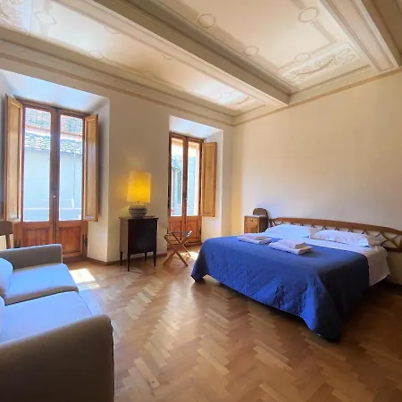 Apartment La Fonte-with Balcony Close By Piazza Del Campo Siena