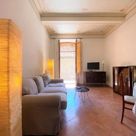 La Fonte-with Balcony Close By Piazza Del Campo