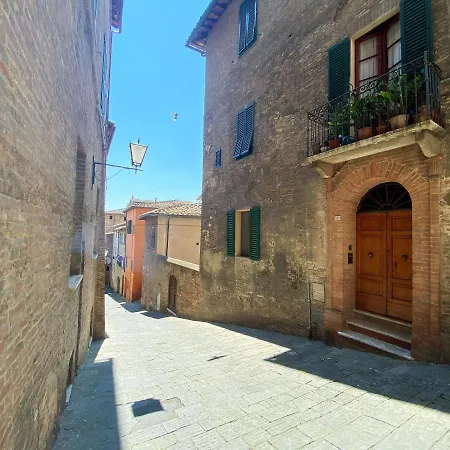 La Fonte-with Balcony Close By Piazza Del Campo Lejlighed Siena