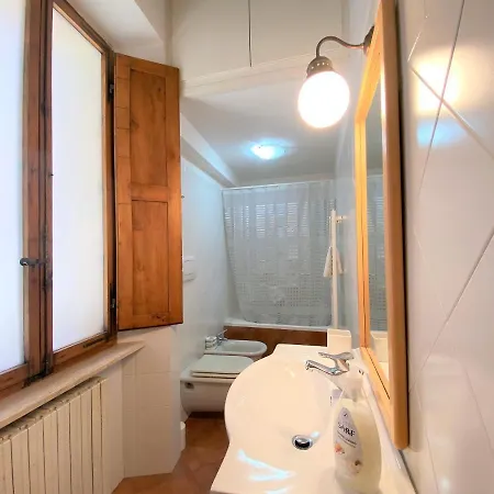 Apartment La Fonte-with Balcony Close By Piazza Del Campo *