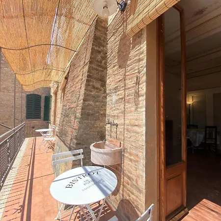 La Fonte-with Balcony Close By Piazza Del Campo *