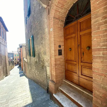 شقة La Fonte-with Balcony Close By Piazza Del Campo سيينا