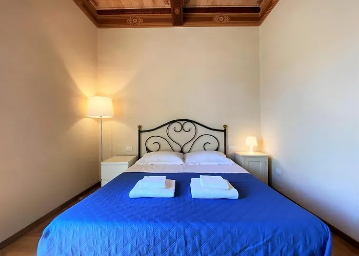 La Fonte-with Balcony Close By Piazza Del Campo Siena