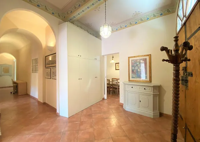 La Fonte-with Balcony Close By Piazza Del Campo * Siena