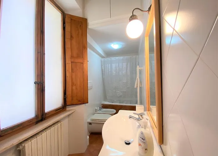 Apartment La Fonte-with Balcony Close By Piazza Del Campo *